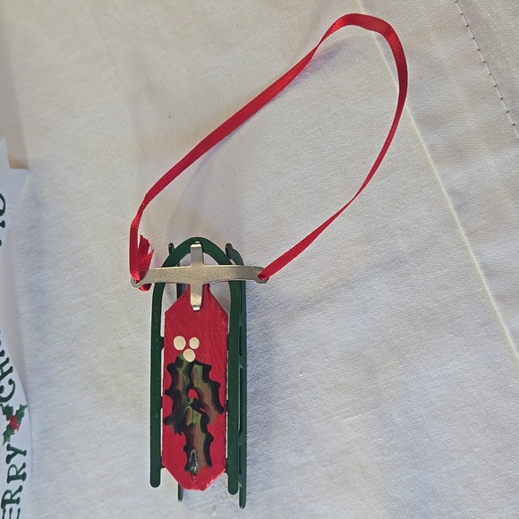 5 Piece Christmas Decor - Picture 2 of 7